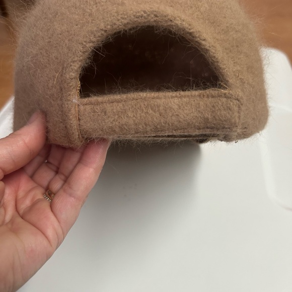 Angora cap - Picture 3 of 5